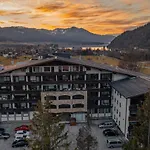 Wolfgangsee - Panorama Blick, Parkplatz, Balkon Strobl