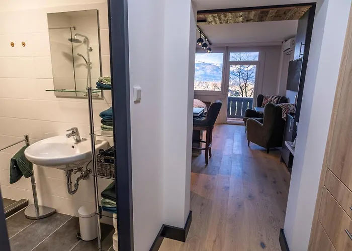 Wolfgangsee - Panorama Blick, Parkplatz, Balkon * Strobl